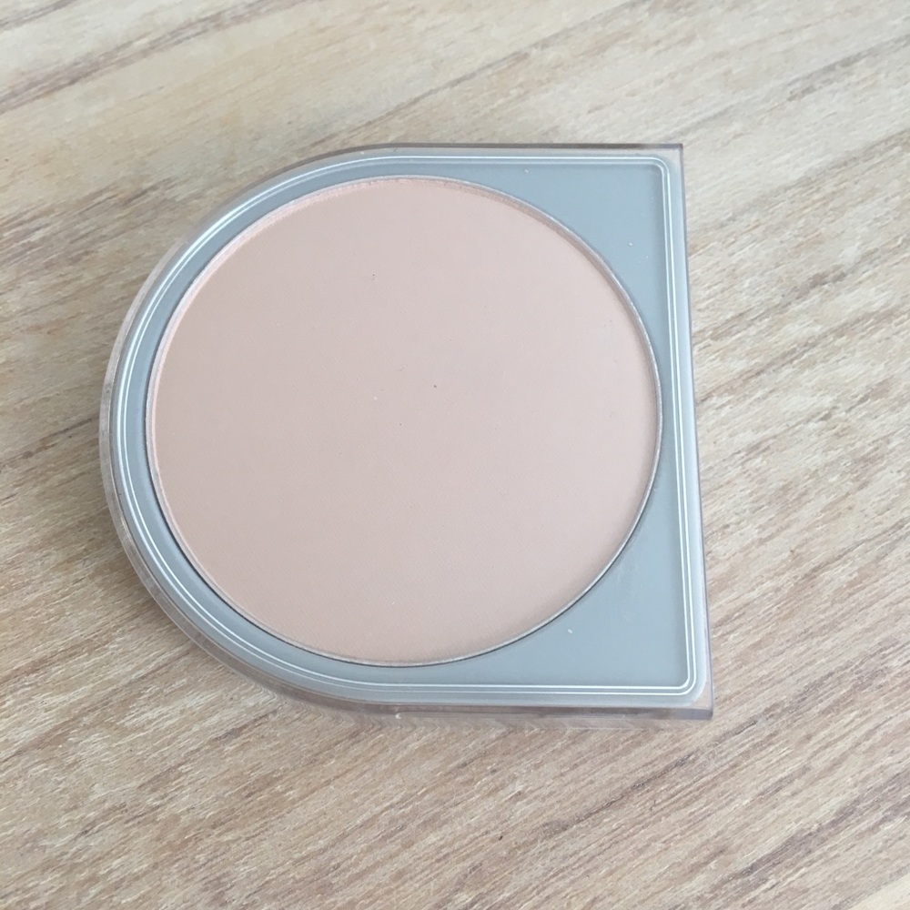 New Mary Kay Beige 304 Pressed Powder